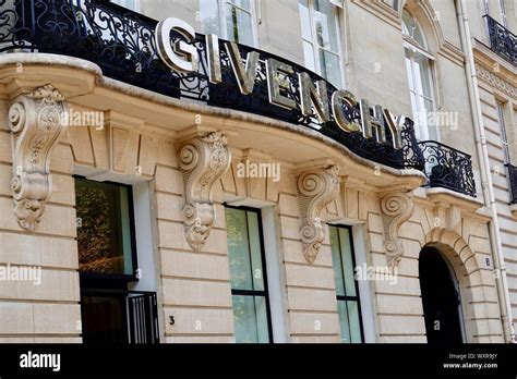 givenchy avenue george v paris|Givenchy, prêt.